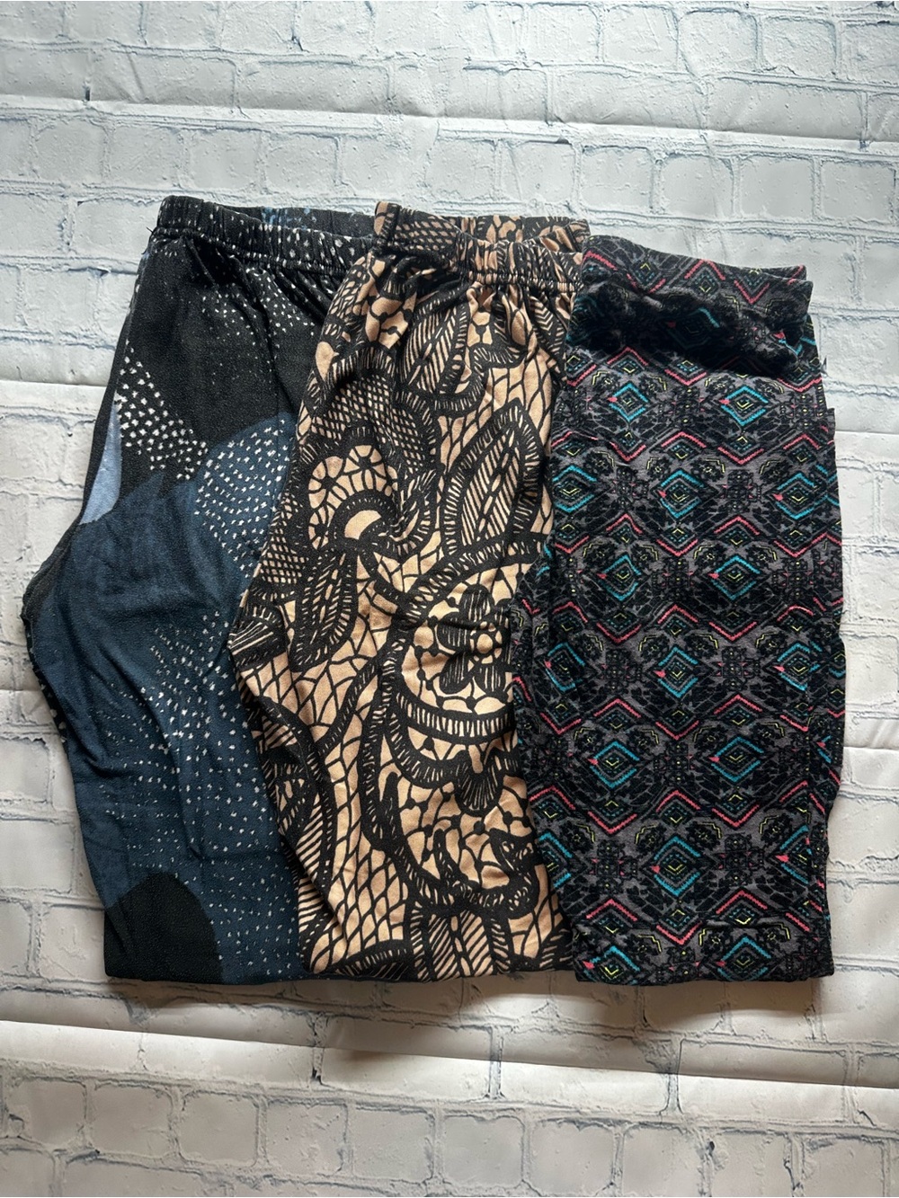 #B18 Deb, Lily and Azalea Athletic Leggings- 3 pairs- Black, Beige & Multicolor